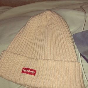 Supreme beanie 100% authentic
